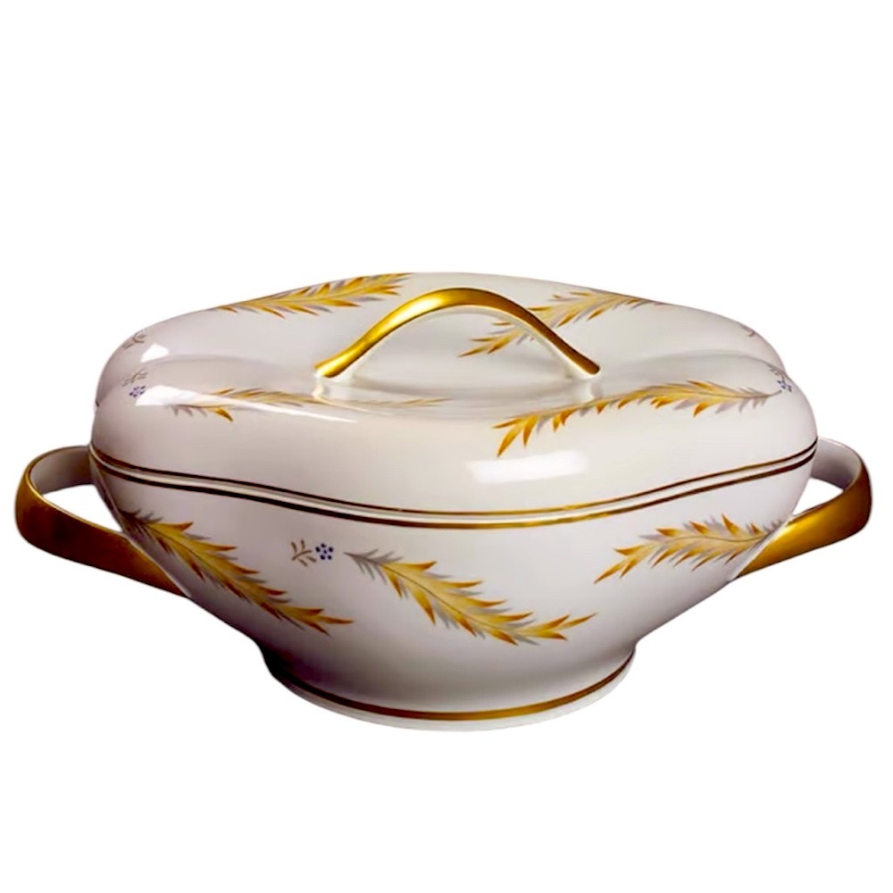 Meito Norleans Courtley China Covered Vegetable Bowl